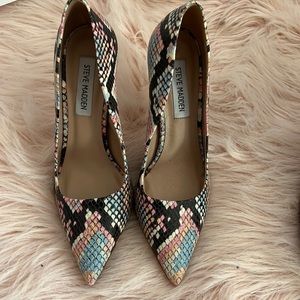 Steve Madden Vala Pink multi snake pumps .